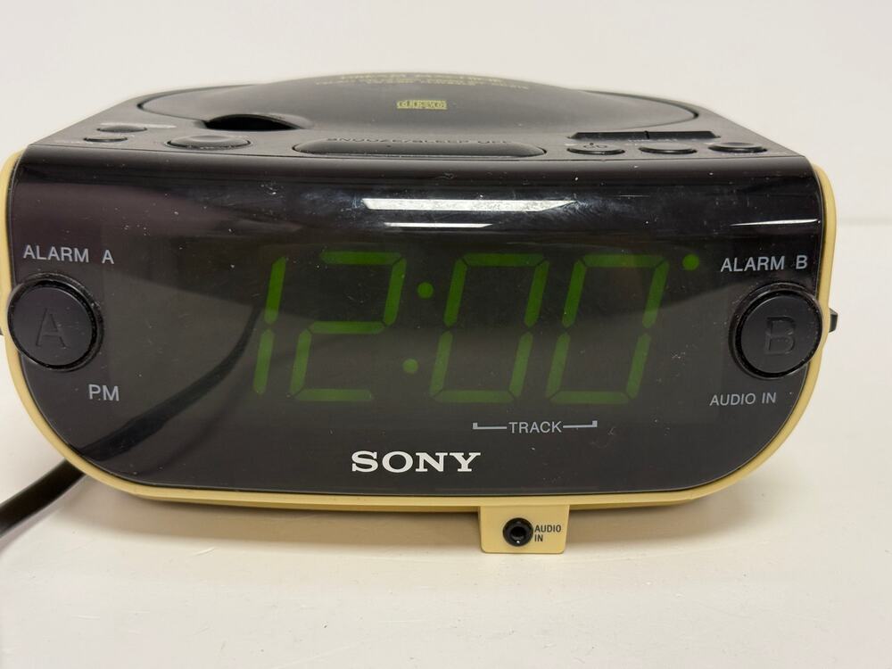 Sony Dream Machine ICF-CD815 Dual Alarm Clock Radio CD Player AM FM Audio In